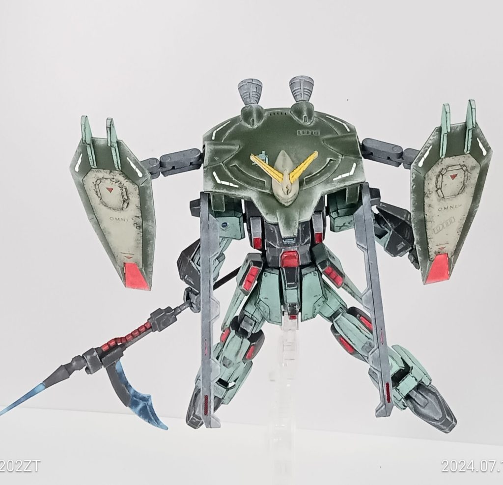 前面はかなり異形ですが、