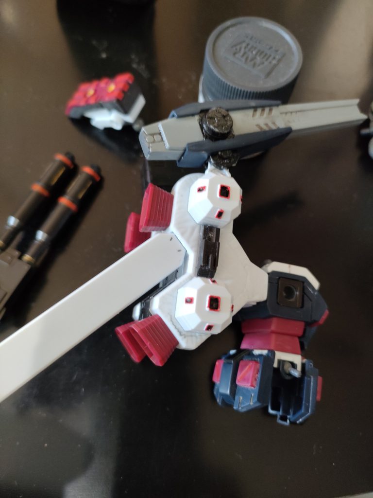 シールを使わず部分塗装してます。ヘタなりに満足