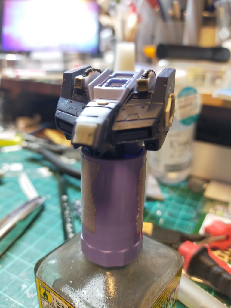 胸元はデザインが決まらず苦戦しました。