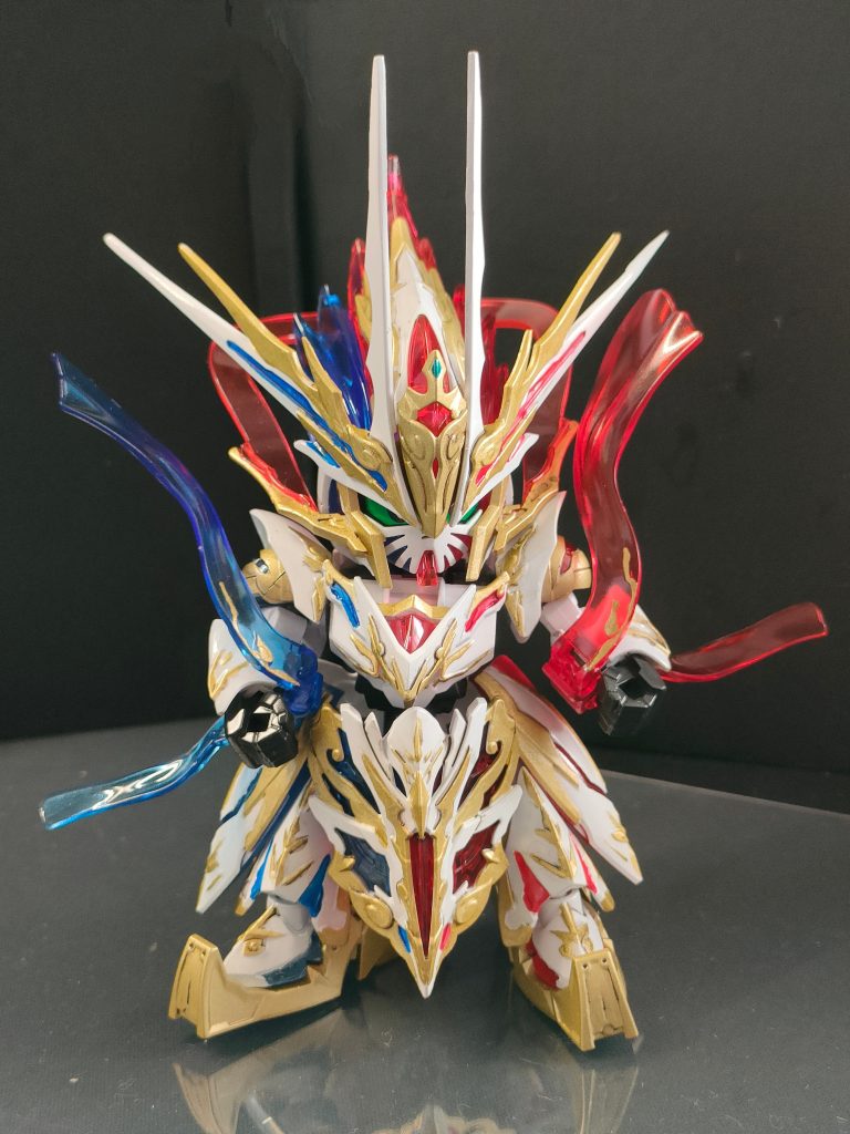 赤と青が左右に分かれていい感じ。アンテナの延長とシャープ化しましたが、右と左で形が違いますね。