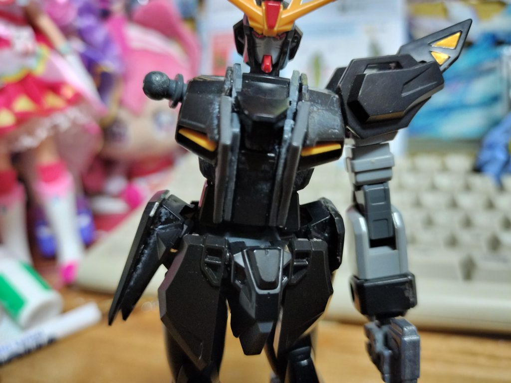 まずボディ ライトパッケージのストライク(ブラックのパーツは少しだけ使ってますあとはジャックから探し出したノワールのボディをカットして貼り付けてます)まあボンドで白くなってるのは残念(´;ω;`)