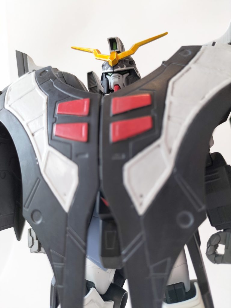 フェイスをアップで。鋭い眼光がイケメンですよね✨