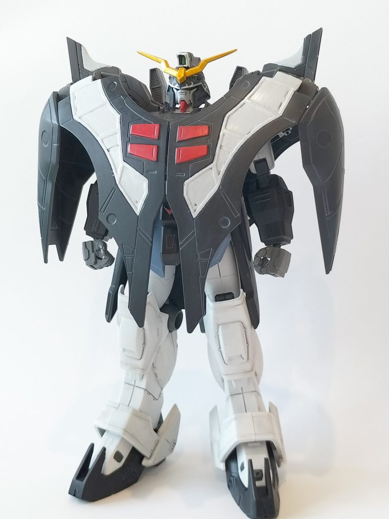 ほぼ素組みです。今回缶スプレーはダイソーのマットホワイトとマットブラック使ってみました。細かい箇所は水性筆塗りです。