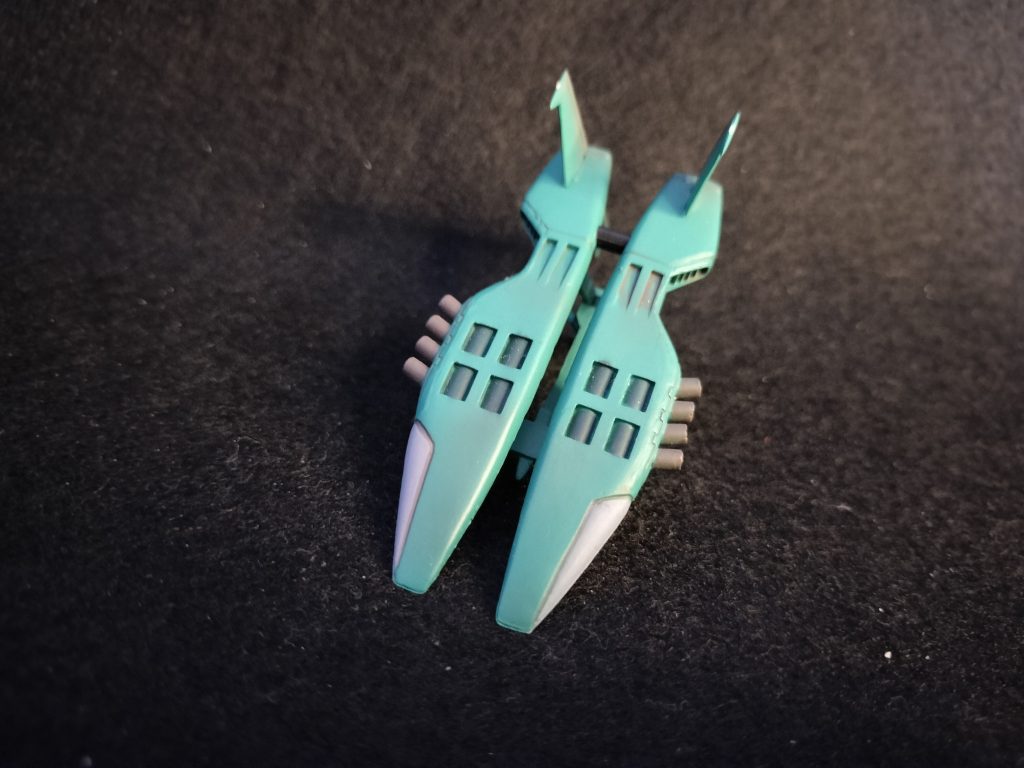 レアアイテム・フリートコレクションからパプア。破壊され燃えてます。ガデムの怒ってる理由であり、ジオラマとして良い脇役になってます。小物使うとジオラマ楽ですねｗ