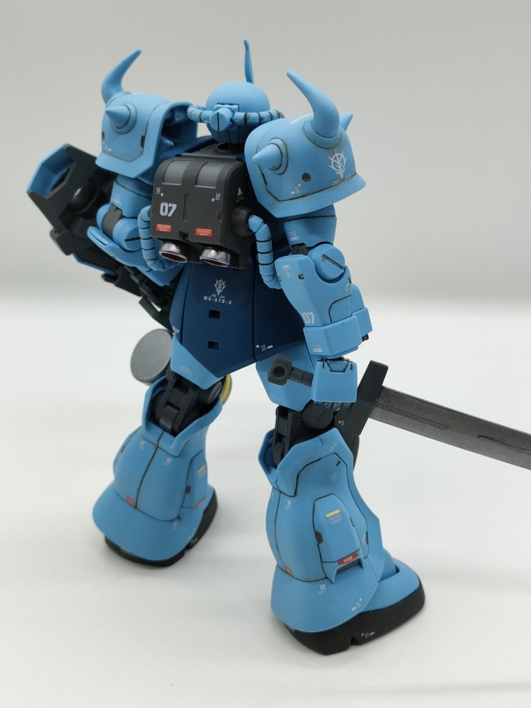 バーニアのメタリックも良いです。最近はSDの全塗装メインだったので、成形色仕上げはとても新鮮でした。というか、ヤスリ跡をきれいに消してくれたクレオスのスーパースムースクリアが凄すぎでした。