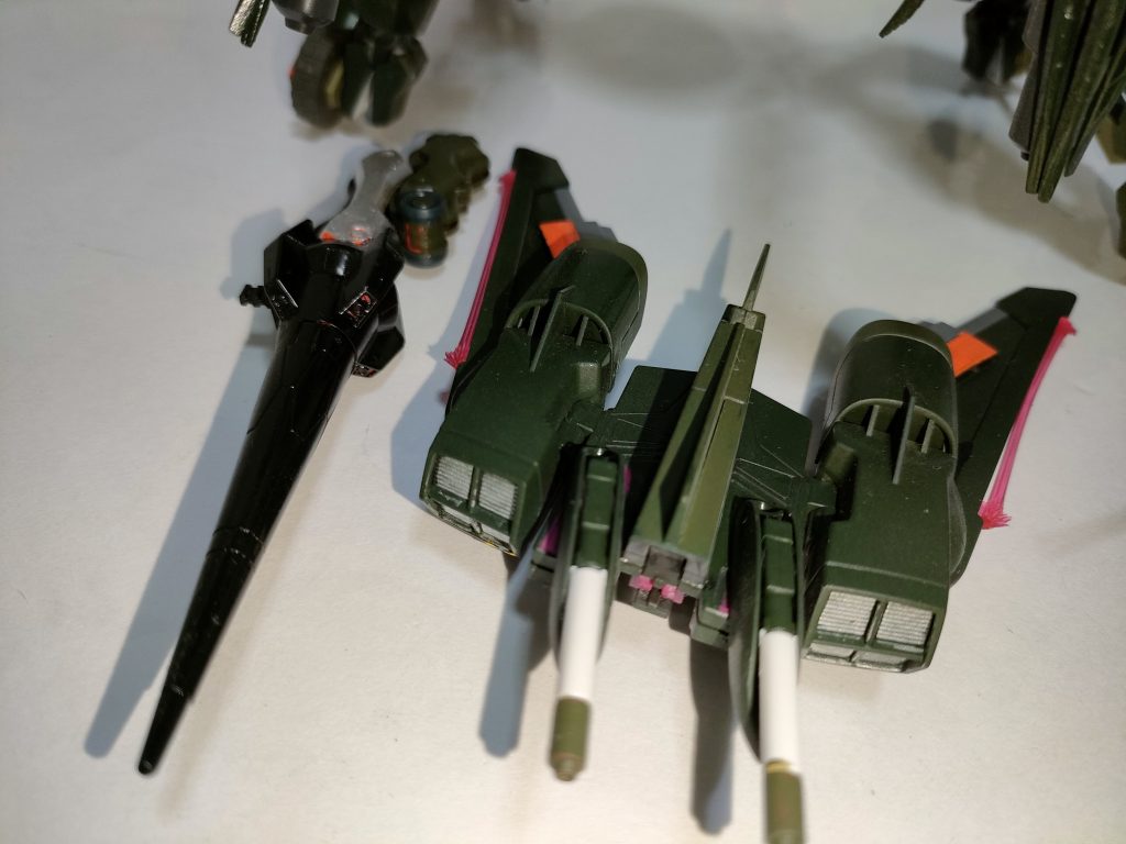 引っ張り出してきたインジャの旧バックパックと、ジャンクで作ったランス。