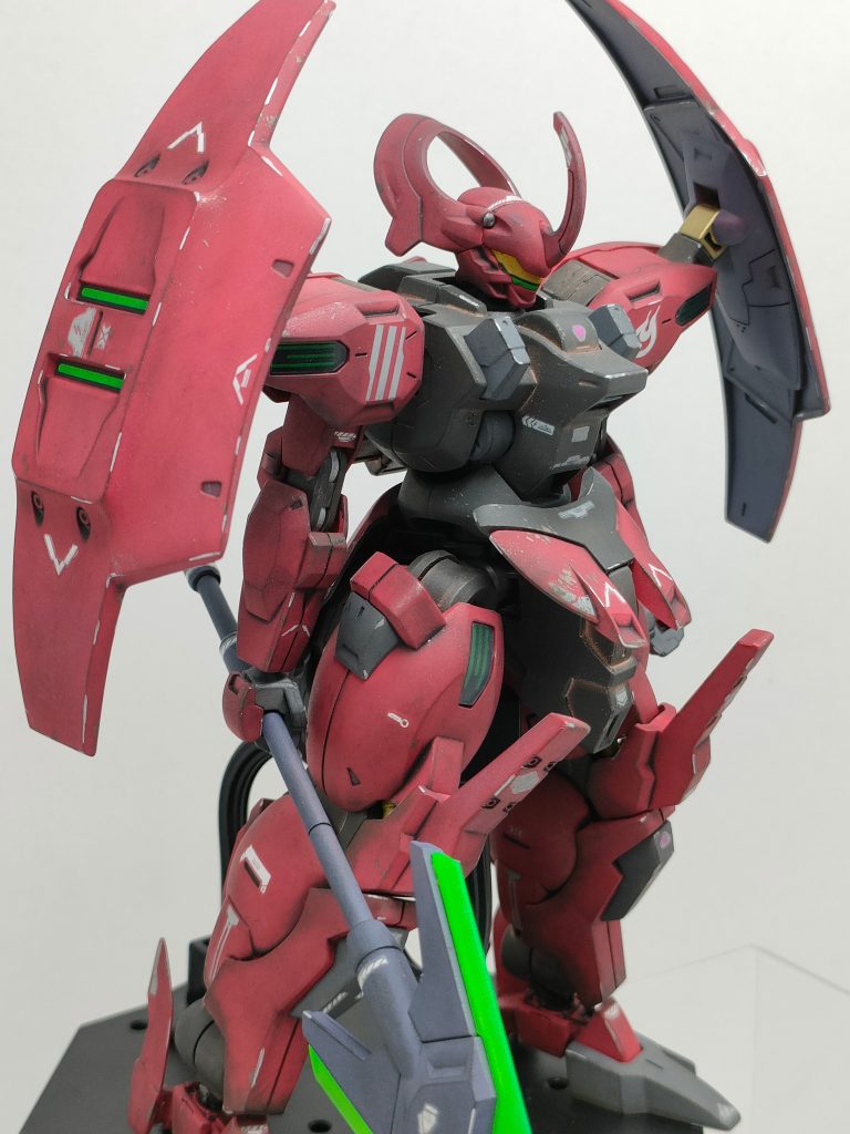 デカール、墨入れ、ウェザリング、つや消しトップコートでフィニッシュです。後、手首細いのでパテで少し盛ってます。ほとんど分からないと思いますがw