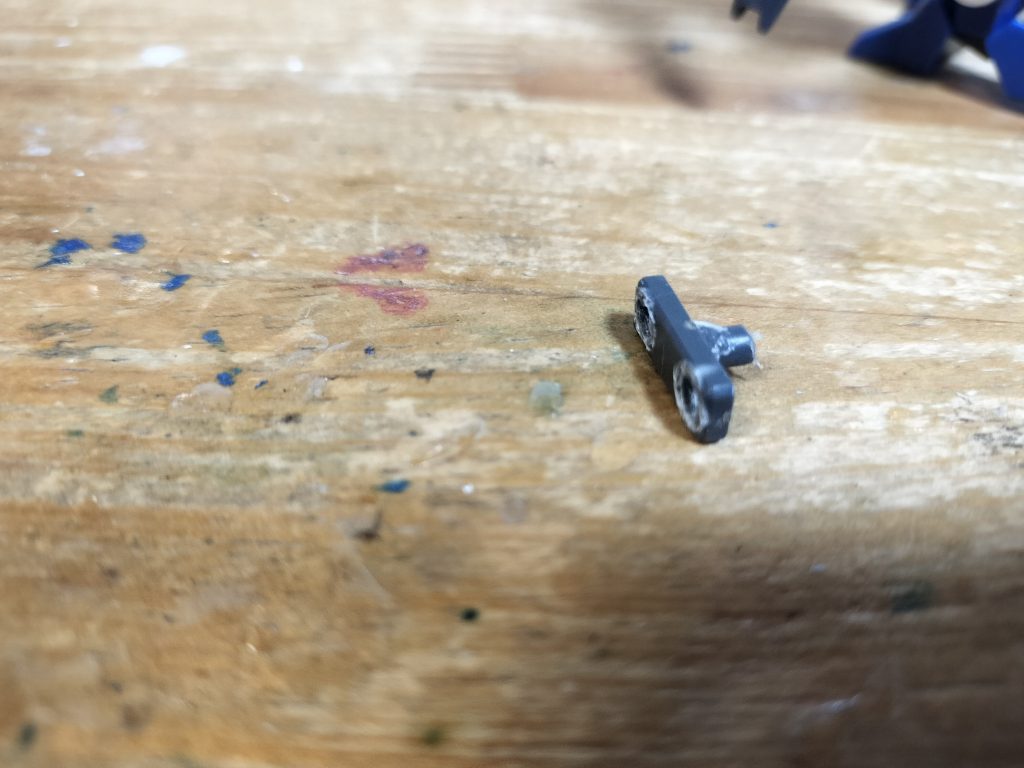 羽を接続するパーツ