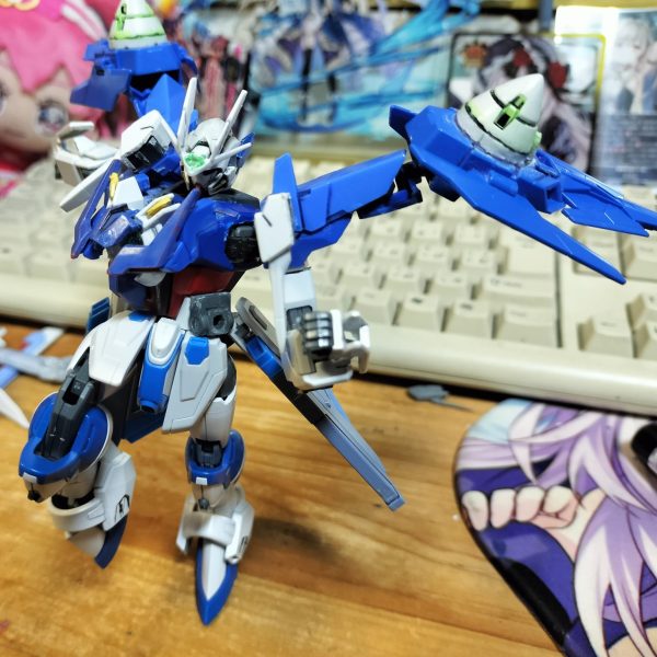 ガンダムエクスティアにいろいろポーズを取ってみた