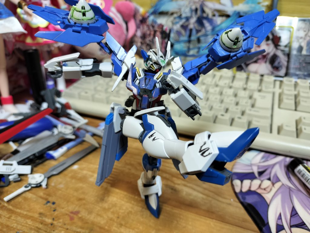 ガンダムエクスティアにいろいろポーズを取ってみた–3枚目/制作者：heater