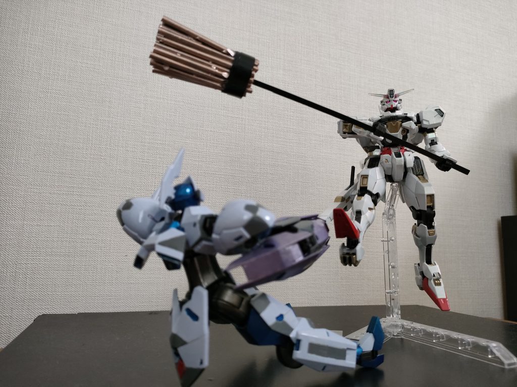 悪い子を箒でお仕置き。