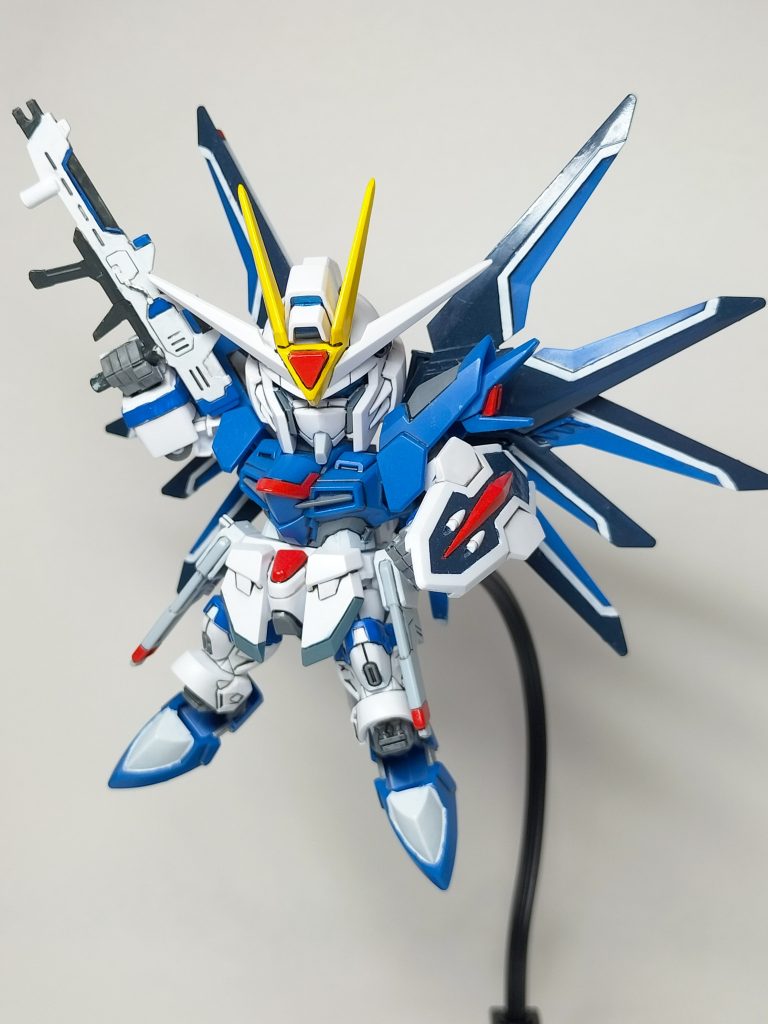 ライフリは翼のデザインが好きです(gundam-kao3)