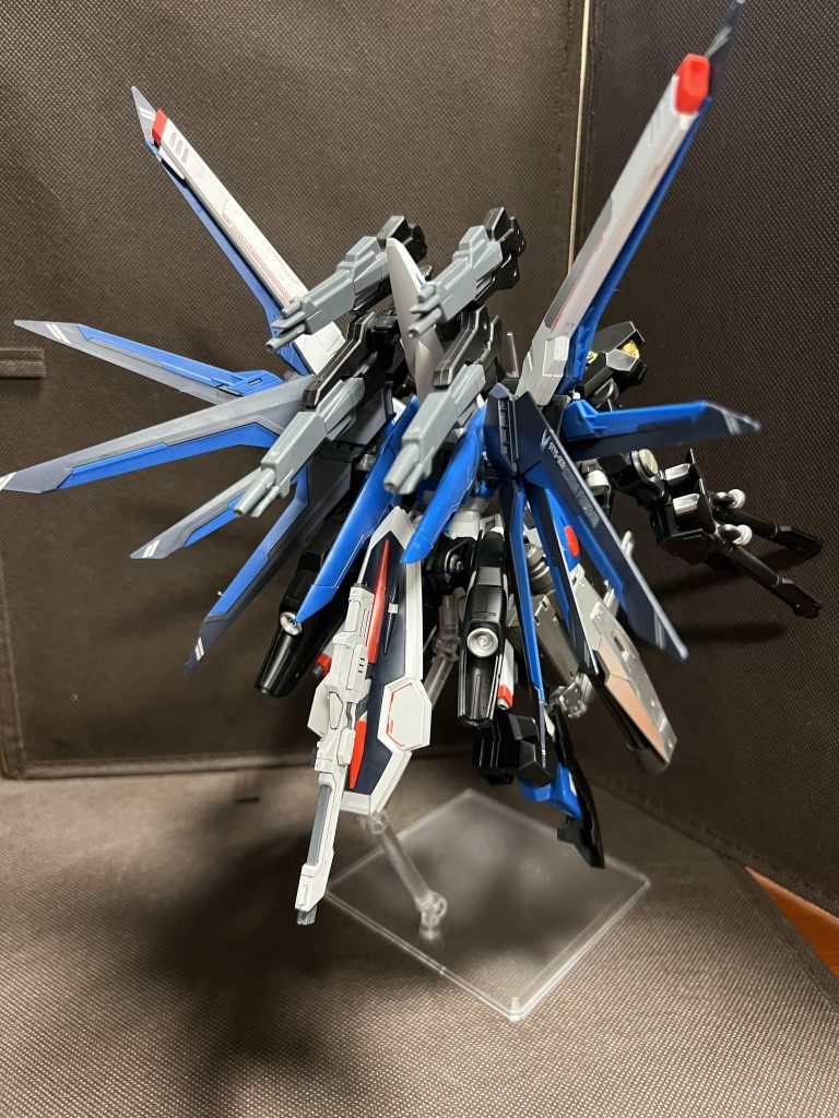 後ろから。後ろにある武装はドラグーンのつもり