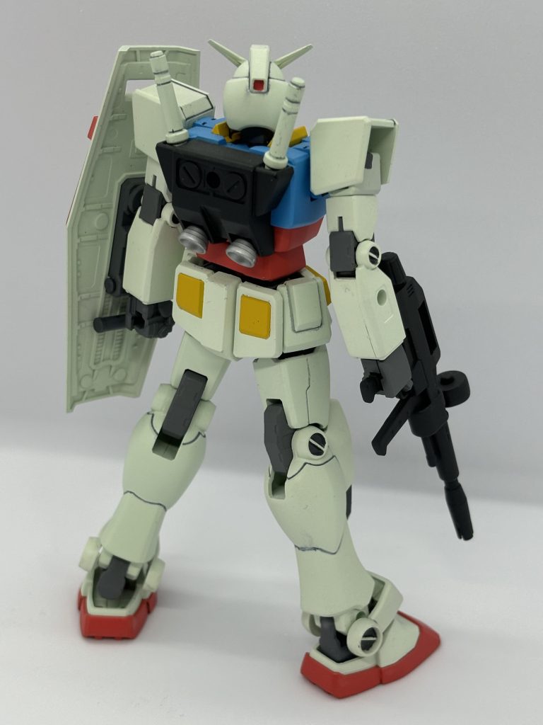 後ろからバックパックも武装類同様HGUCガンダム(リバイブ)から拝借。