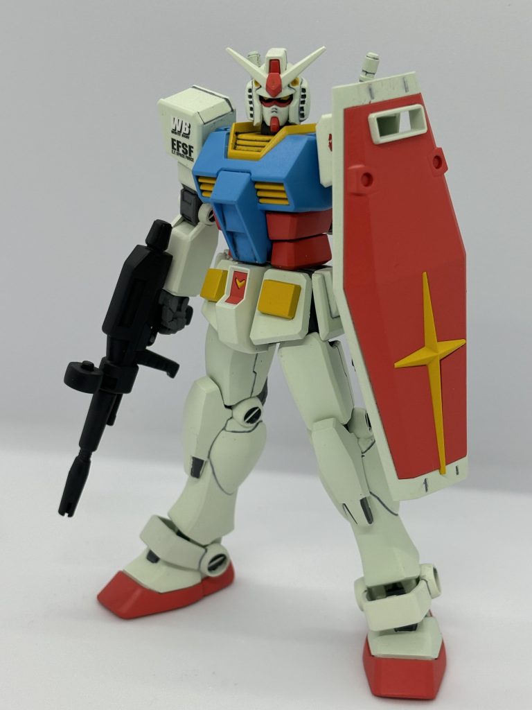 武装類はHGUCガンダム(リバイブ)の物を使用。使用カラーリングホワイト→ガンダムカラーホワイトverアニメレッド→ガンダムカラーレッドverアニメブルー→ガンダムカラーブルーverアニメイエローガンダムカラーイエローverアニメ関節等→ニュートラルグレー(クレオス)武装類→ネービーブルー(クレオス)