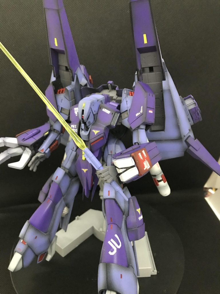 メッサーラのビームサーベルってどこに収納されてるんですかね、、、謎