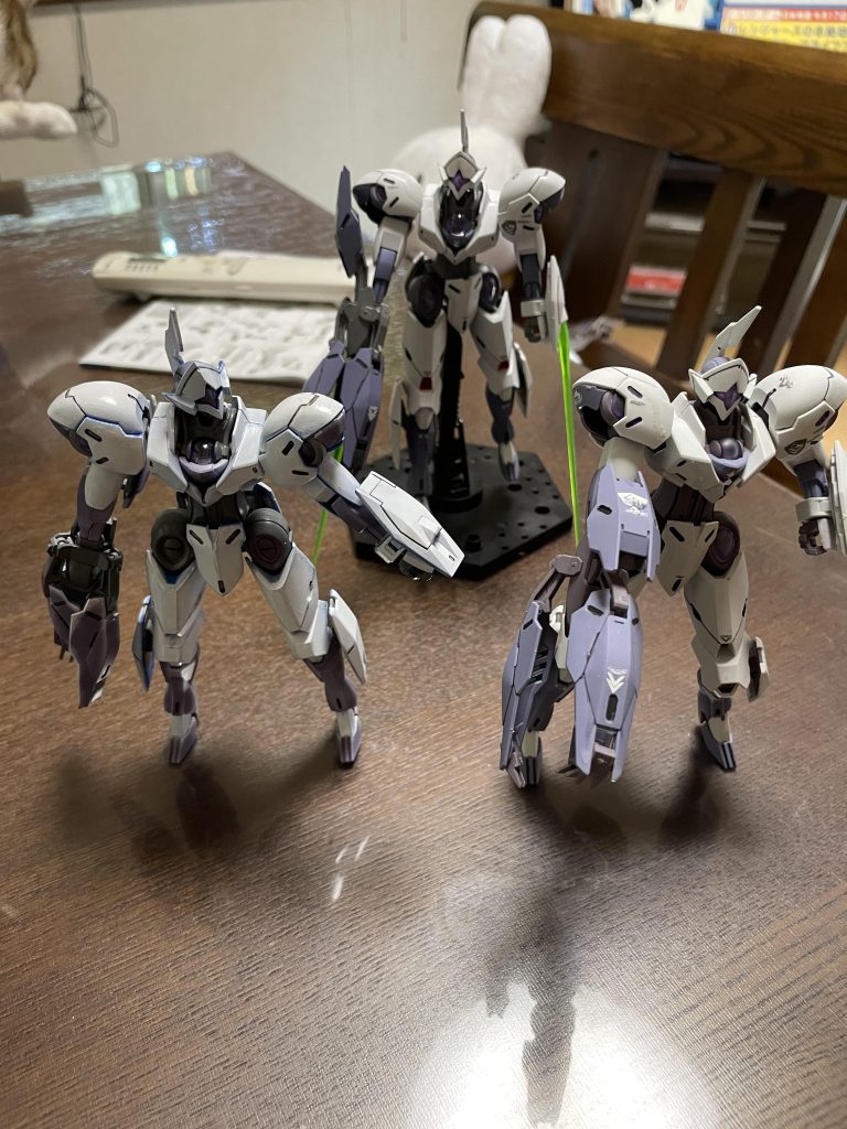 最後に一言。実は全然思い通りに作れなくて3機作りました…次はリベンジでエアリアル作るつもりです。自分は鉄工の仕事をしていてモノ作りは得意のはずなのに…プラモデルは難しすぎる。マジで…