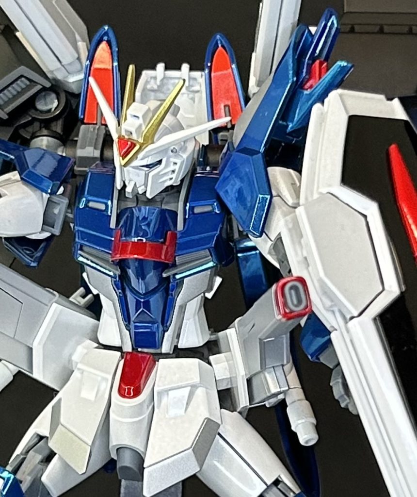 ブルー部分、シルバーメッキにキャンディブルーレッド部分、下地パールにキャンディレッドホワイト部分、クリアシルバーにプレミアムガラスパールを重ね吹き