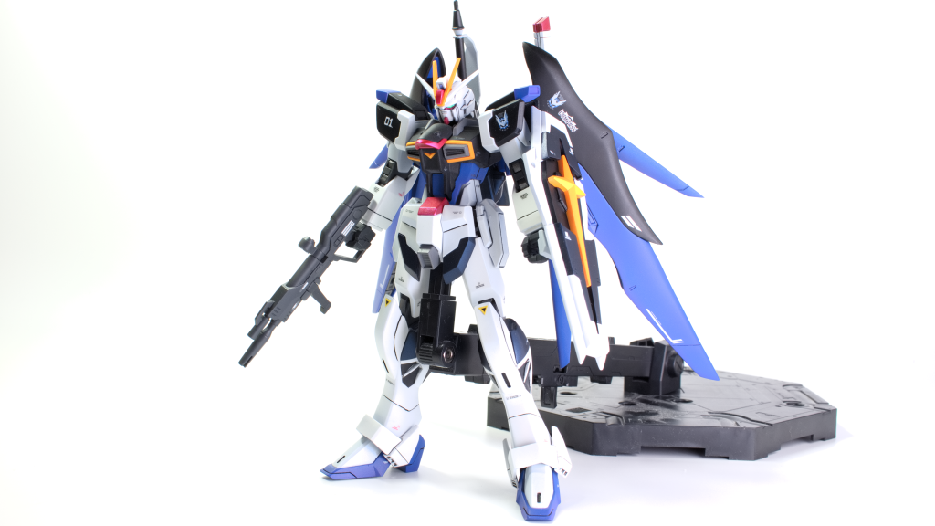 デスティニーインパルス block1　SEED FREEDOM後のキラ不在のコンパスでシン・アスカが搭乗することを前提にした機体。配色はコンパスの政治的・象徴的な意味合いのためフリーダを意識したものになっている。 