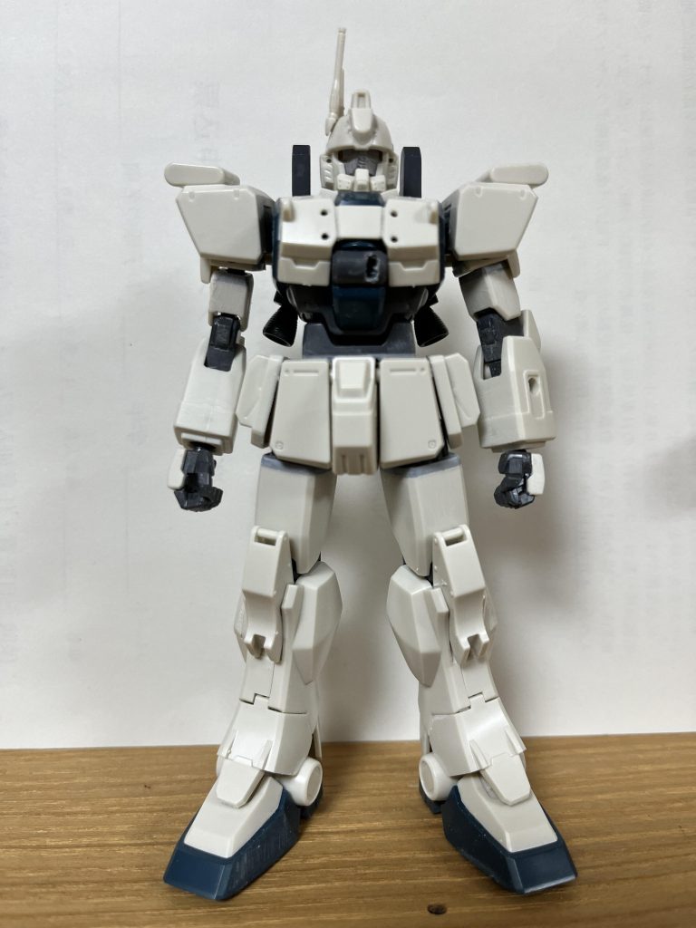 仮組み状態胴体、上腕、太ももで少し延長してるので、スラリとした印象に