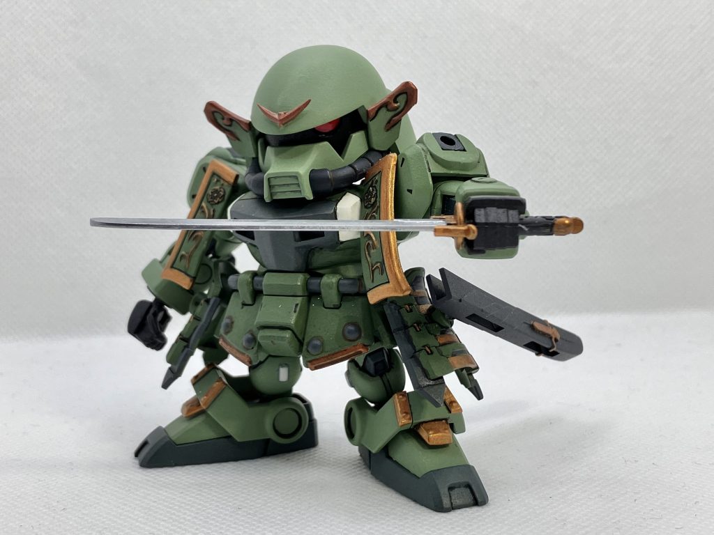 愛刀の雷刃丸とともに各地を旅している