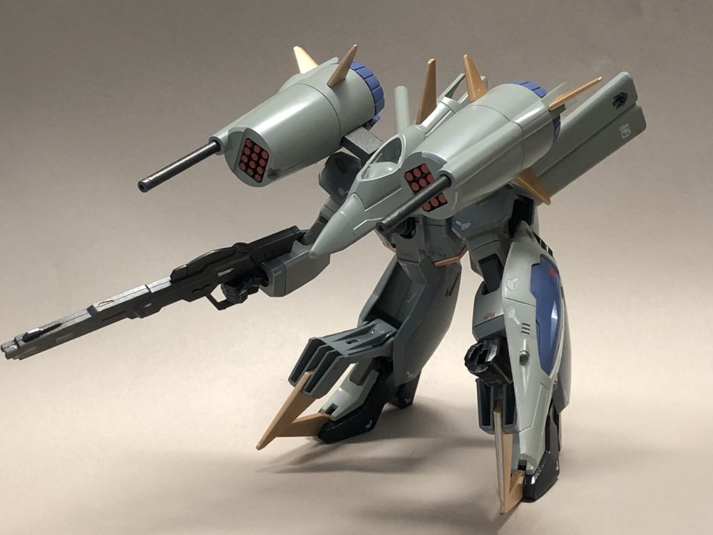 元々ガウォーク形態格好良いじゃん、て思って買ったので、調子に乗って変形させてみたのですが…