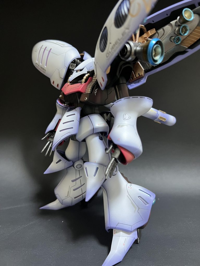 足はハイヒールに改造