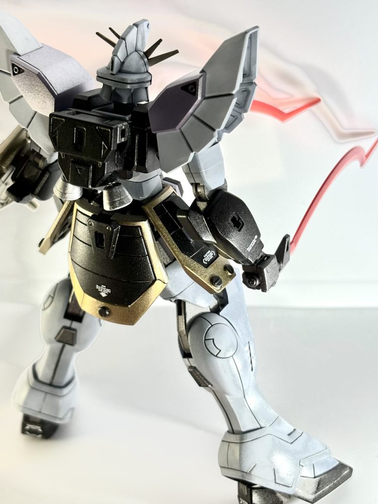 後ろ。ちょっとだけ市販のパーツ貼り付けてます。