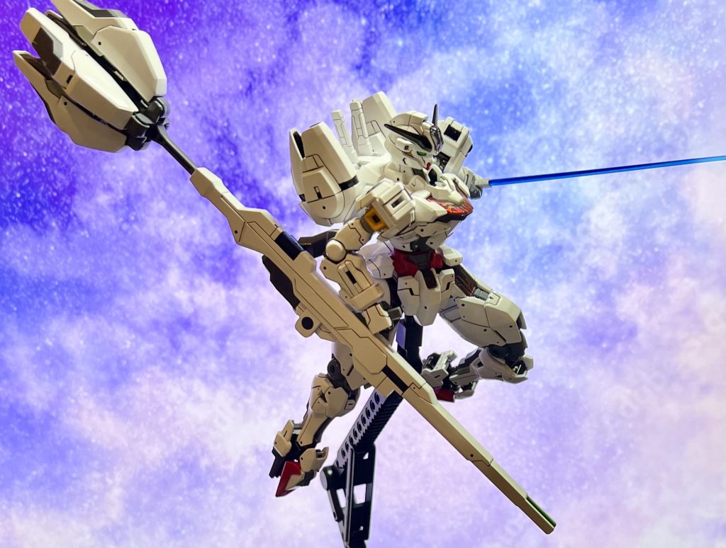 オプションは全て外せます。こちらはアニメ版の状態です。胸部などのスコア5の表現は、限定で発売されたスコア5のキャリバーンのパーツを使用しています。