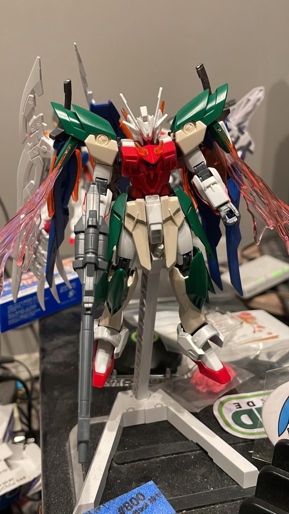 形が固まった時に未使用品がなかったのでゼロ炎の新品を買い、フェニーチェリナーシタはスミ入れが入ってない完成品を購入して制作しました。