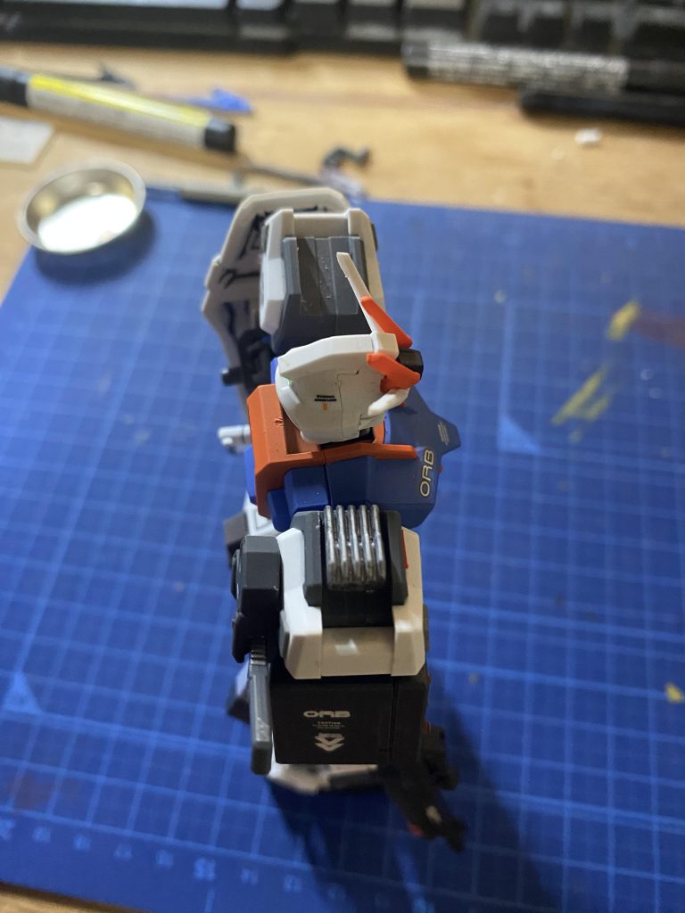 右肩上部には放熱版を追加