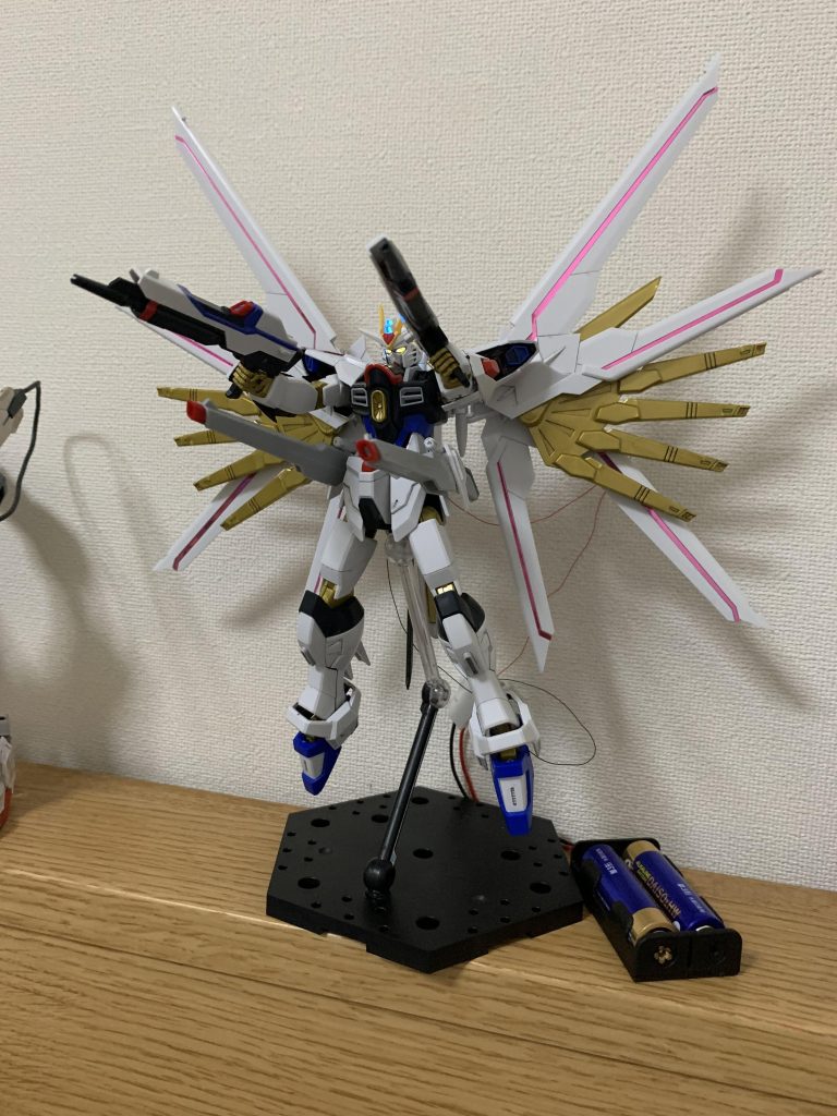 HG マイティーストライクフリーダムガンダム LED–5枚目/制作者：mode1er