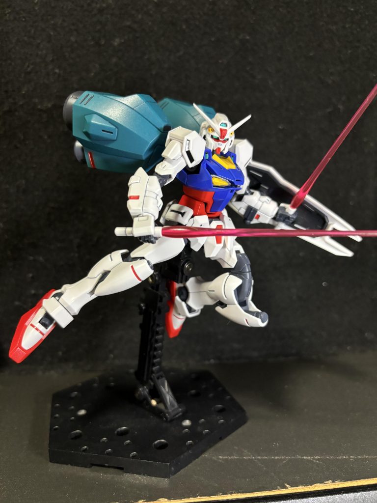 新しさと定番感を感じる良いデザインですね