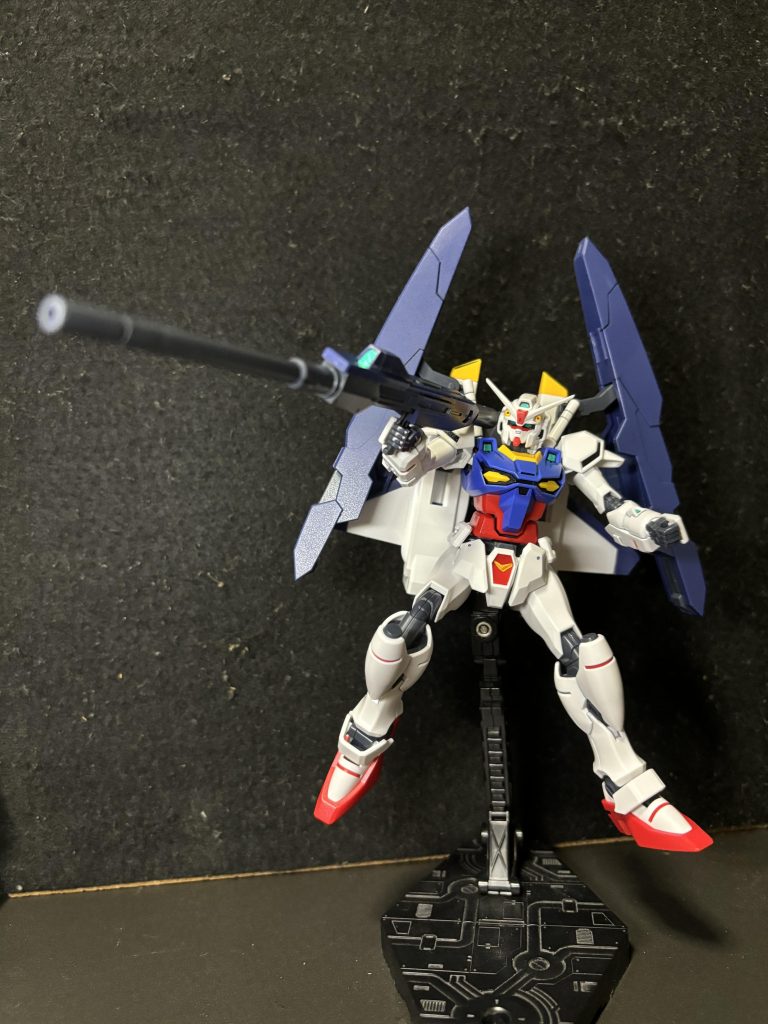 まんまスーパーガンダムですね😅しかしエンゲージガンダムがスタイリッシュ+スーパーな部分がコンパクトなので思ったより小さいですね