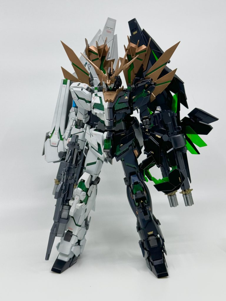 デストロイモード。サイコフレームは緑で。