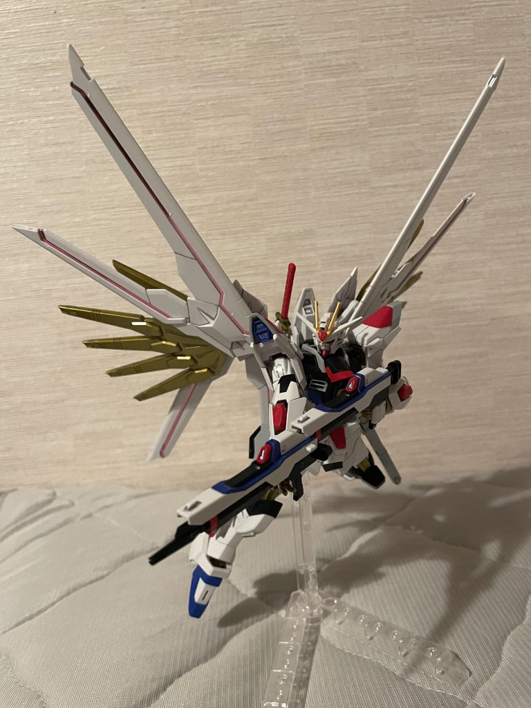 ディスティニーOPのタイトル背景のポーズもう少しロングライフル上に構えさせたかったですが関節ヤバそうなので妥協