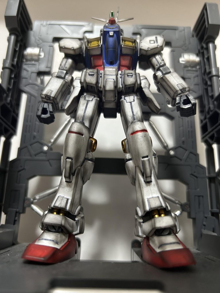 見上げるアングルだと顔が見えないんですね。考えてみればそりゃそうか。