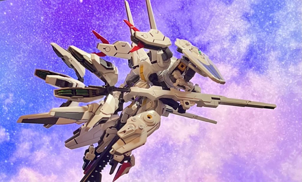 バックショット。スラスター盛り盛りです。そういえば、私のカラーリングを参考までに載せておきます。・ホワイト：gaiaのアルティメットホワイト・グレー：NAZCAのメカサフLIGHT（関節、シールドなど）・メタリック：gaiaのスターブライトアイアン・イエロー：gaiaの純色イエロー・レッド：Finisher'sのシルクレッド・差し色のグレー：水性ホビーカラーのガルグレー・ブラック：タミヤのエナメルのブラック（X-1）・トップコート：gaiaのEXクリア