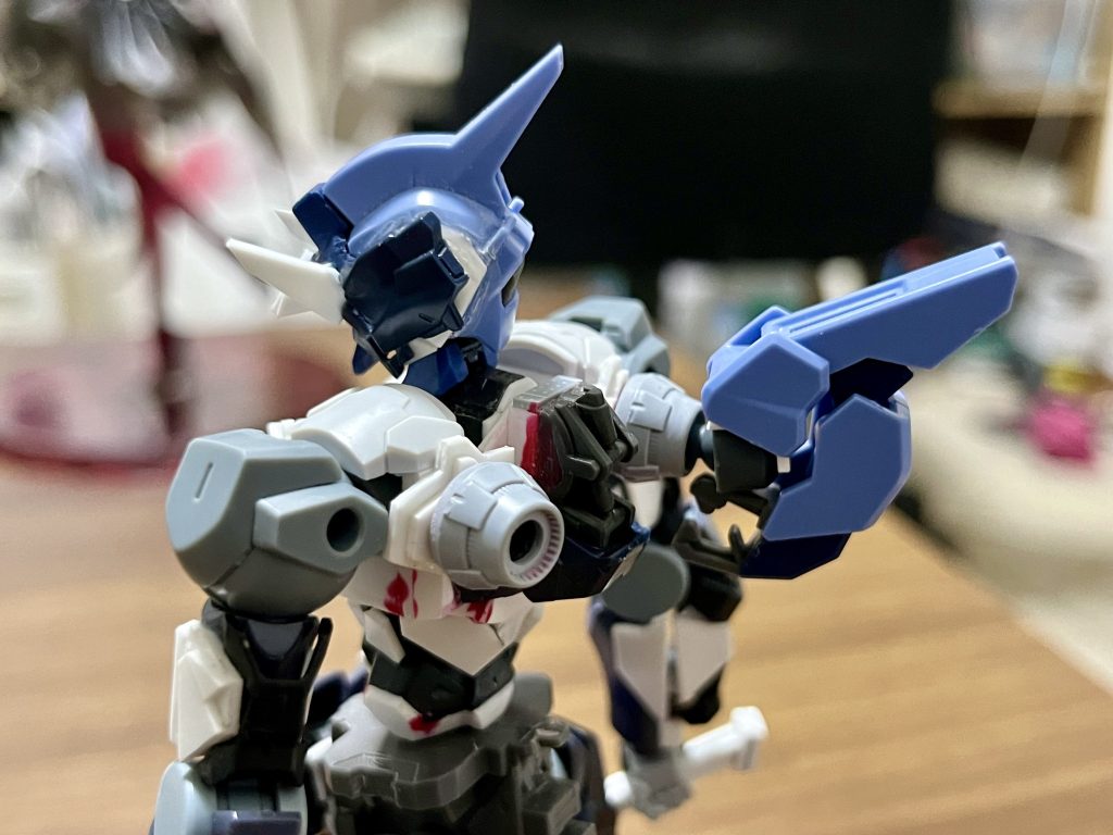 おまけ①今回制作したトーリスリッターがあまりにも原型がなさすぎたので、申し訳程度のトーリスリッター要素として、トーリスリッターの隠し腕をオプションパーツとして取り付けられるようにしてあります。まぁ、今回は使わなかったけどね...