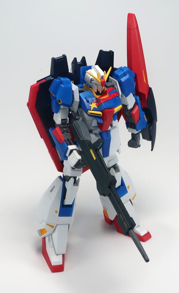 このアングルで流星がスムーズに見えるよう調整しています。塗装手順は1.全面に白サフ2.流星をマスキング3.機体色をラッカー系で塗装4.マスキング剥がし5.エナメル系で流星(赤と黄色)を吹き付け6.はみ出したエナメル塗料をエナメル溶剤で拭き取りです。