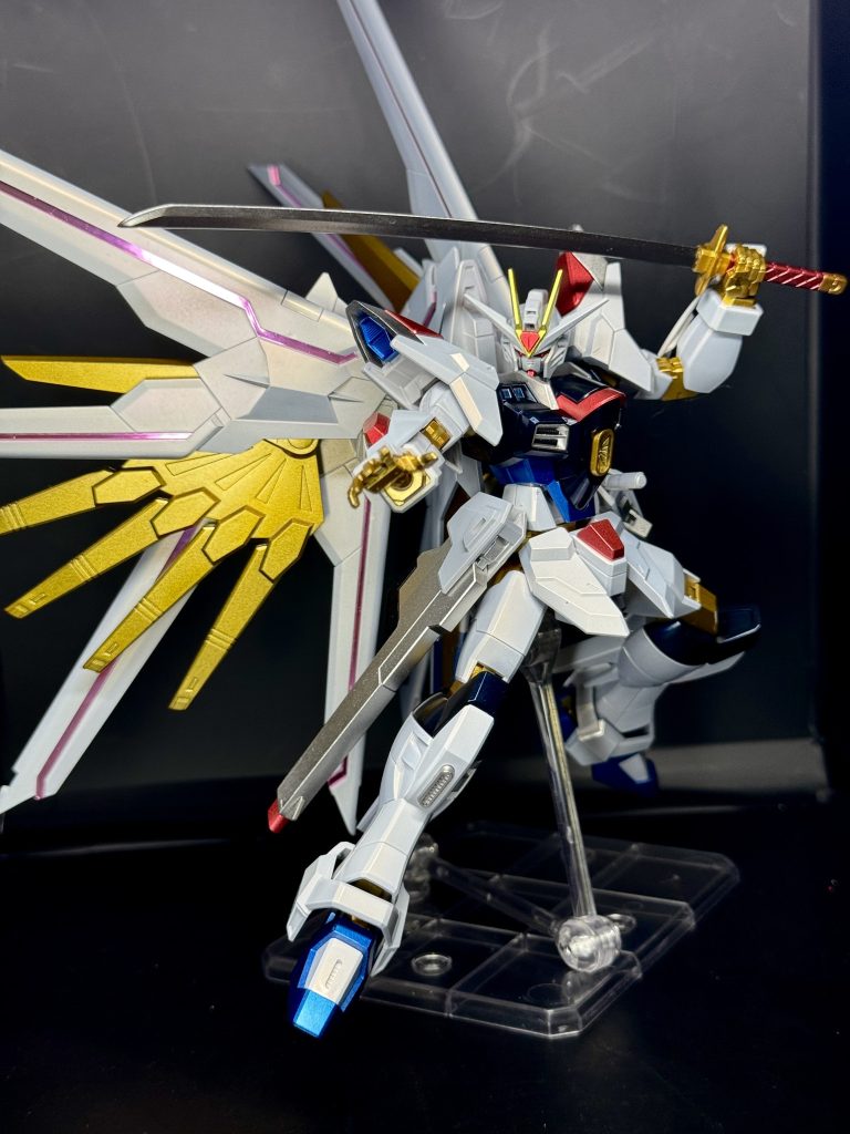 ちょっと光の加減を変えて。めちゃ光ってます。