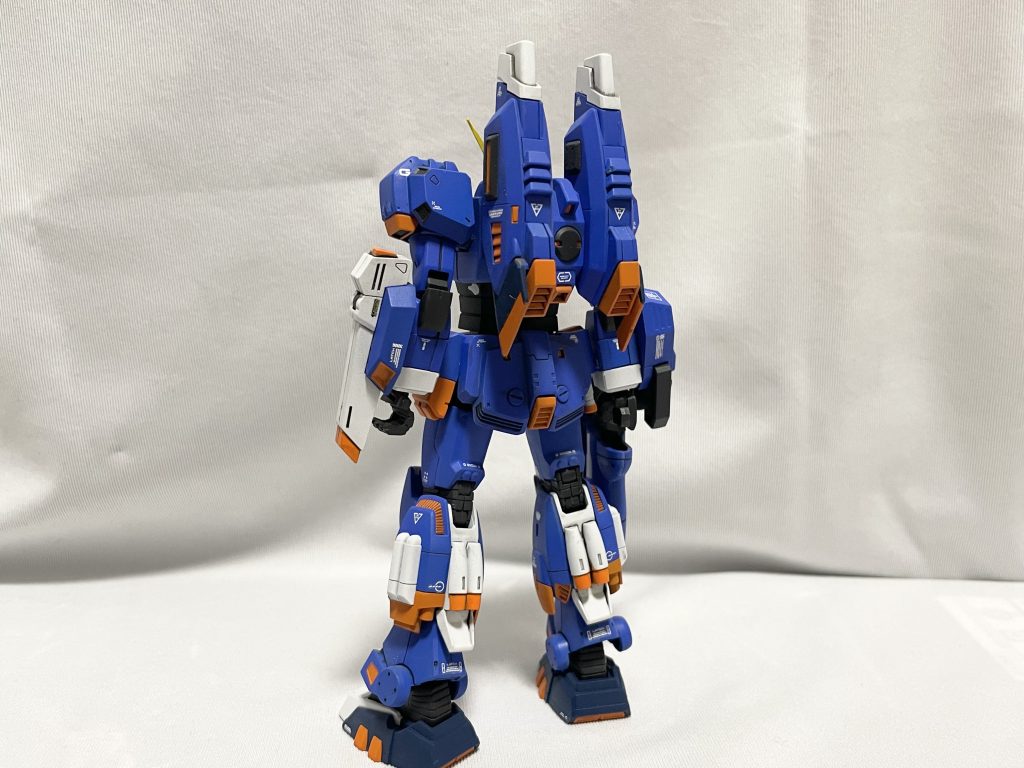 水中型ガンダム–3枚目/制作者：LIPORIS