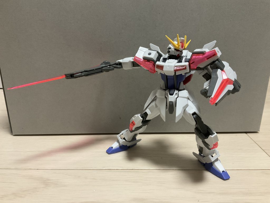 角度のせいでわからんけどビームブレード、間違いなくスタビルのパワーゲートの形状から来てるんだろうなあ