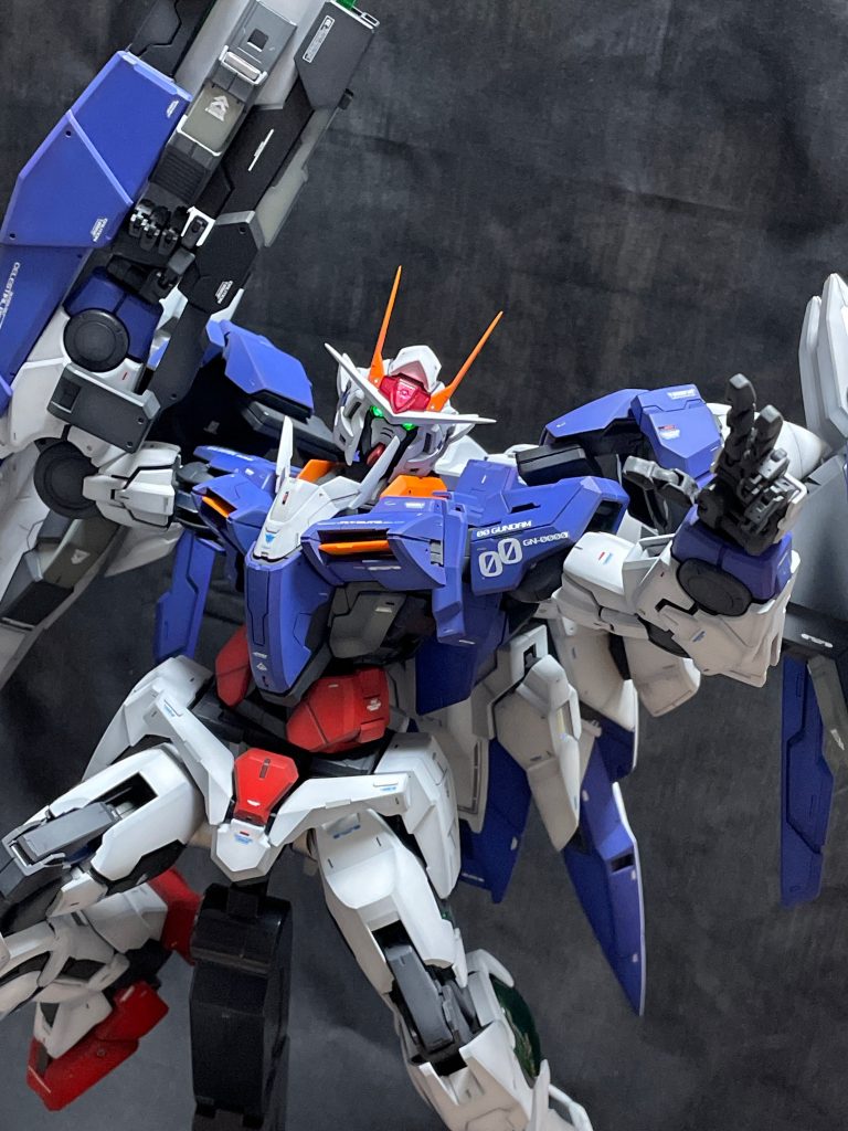 ポーズつけると特典ベースが砕けそう！