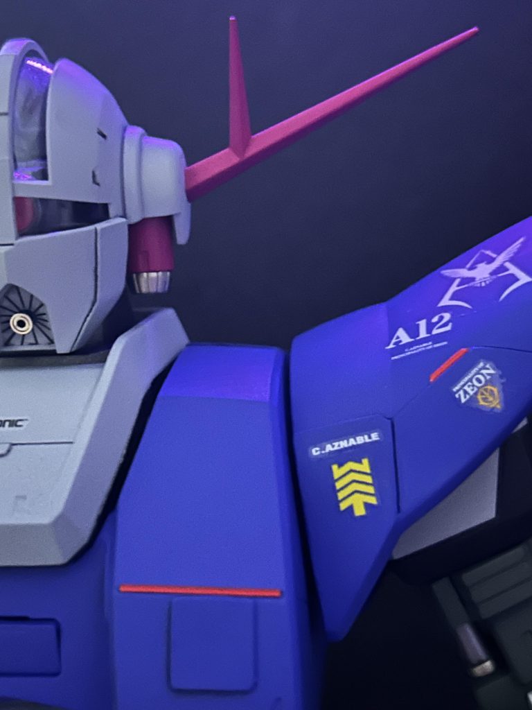 ショルダーアーマーはプラ板にてディテールUPしてありますここが1番苦労しました