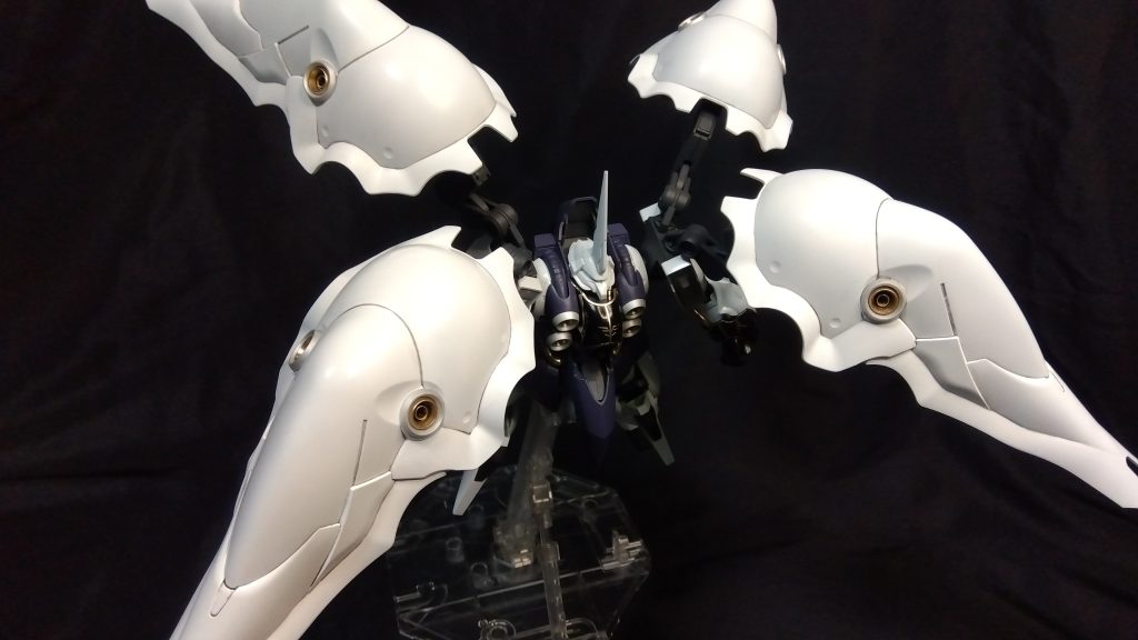 カラーガイド白…アルティメットホワイトにピンク少々紫…ナイトメアパープル黒…グラファイトブラック金…EXゴールド関節等…メカサフスーパーヘビィエングレービング周りはエナメル黒