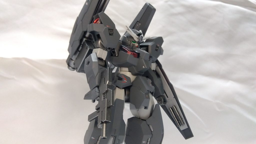 カラーガイドグレー…調色したヤツ。もう何がベースかわからんw白…ニュートラルグレーⅡ関節等…サーフェイサーエヴォガンメタバーニア等の赤…プライマリーメタリックレッド武装…スターブライトアイアン