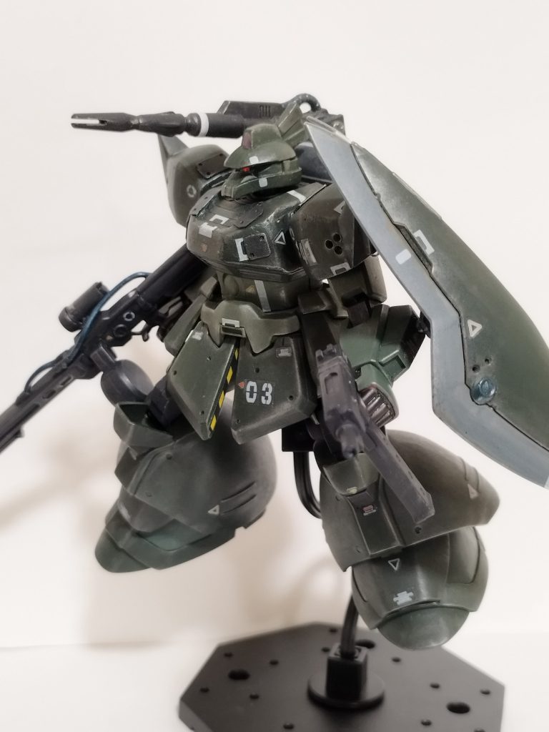 キャノン=長距離、SMG=近距離、シーマ盾=防御で全距離に対応しています。↑ビーム・マシンガンが余っていたので後日装備させることにしました。