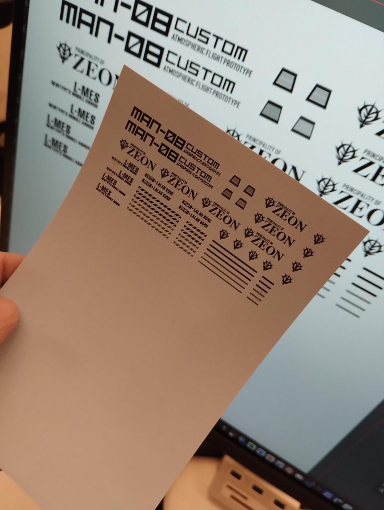 初挑戦してみた自作デカールです。