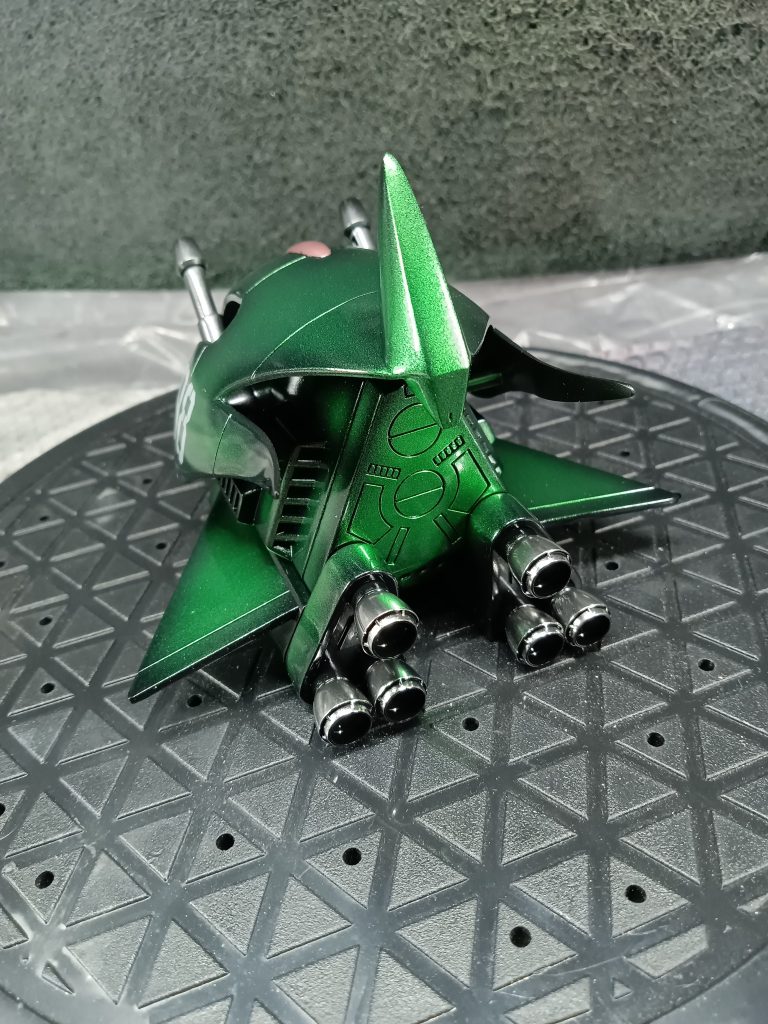 バーニアは純正が寂しい感じだったのでパーツ箱からガサガサ漁って同じバーニア6個GETです!コイツは良い輝きです 塗膜が弱いのがネックですが